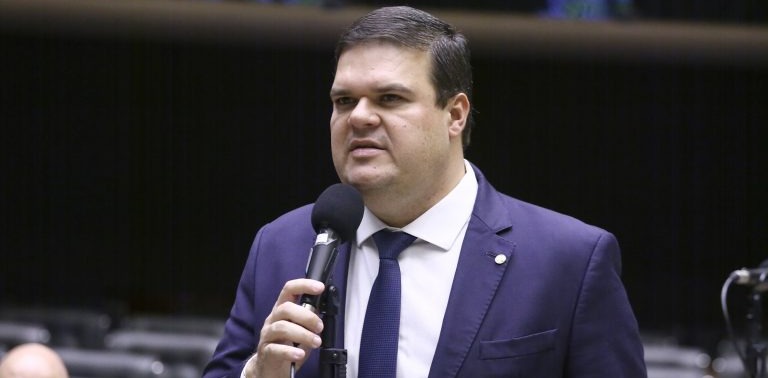 Comissão aprova projeto que inclui combate à violência contra enfermeiros como princípio do SUS